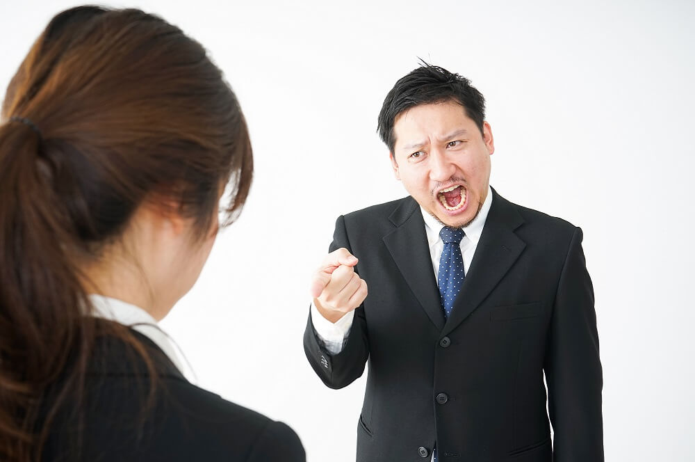 パワハラをしている人のイメージ