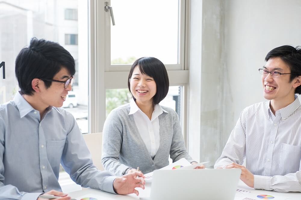 和気藹々とした職場のイメージ