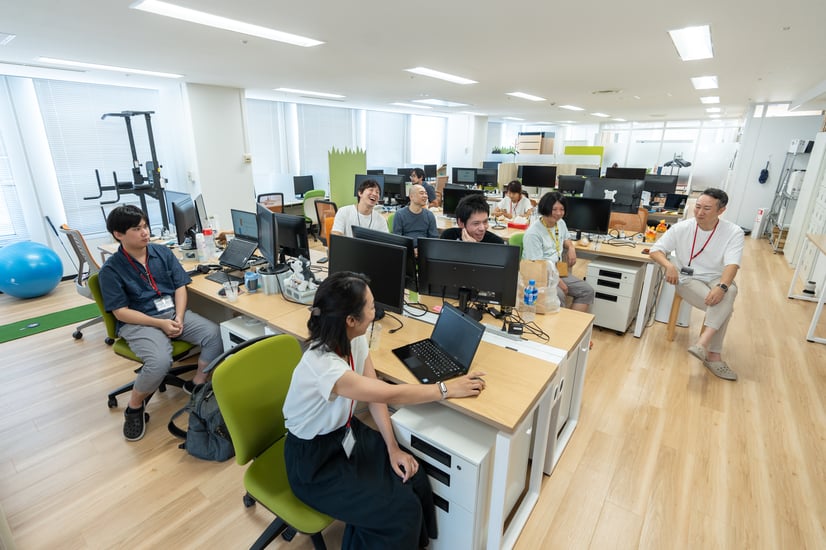 社内の様子写真