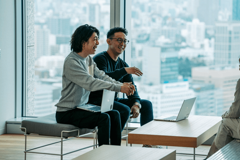 バリュエンスホールディングス4