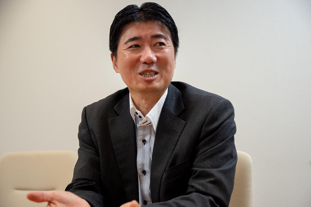 「Geppoは少人数の店舗を多数抱えている企業や、ワンフロアで100人以上の従業員がいるような大規模な企業におすすめです」